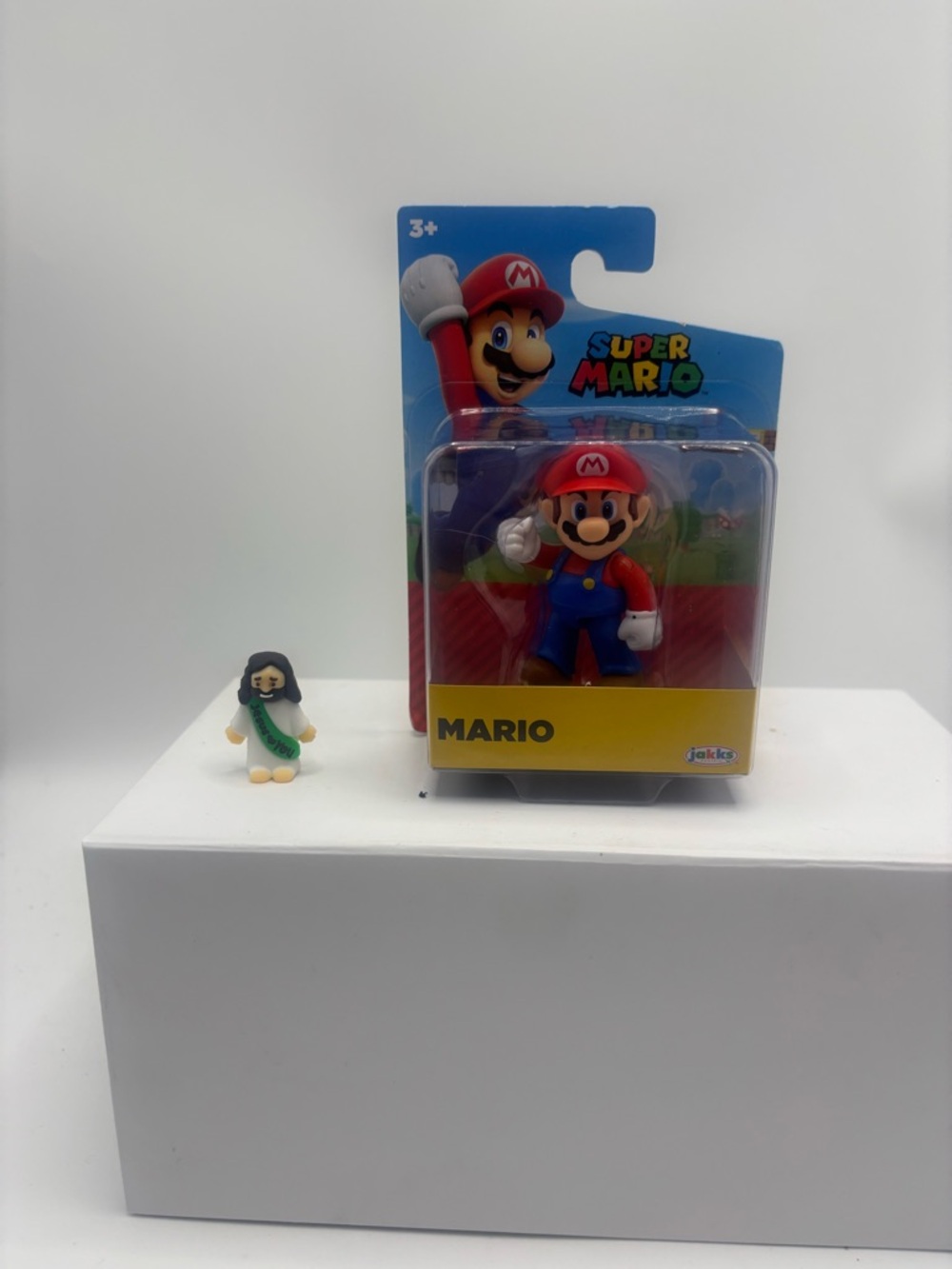 Nintendo Super Mario Red Blue Figure Pack